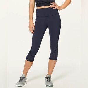 LULULEMON navy cropped mesh leggings, 21” (US 2)